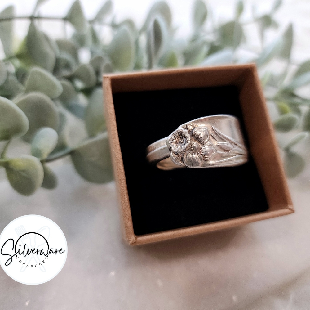 1950 silverplated Rare Size 11.5 Daffodil